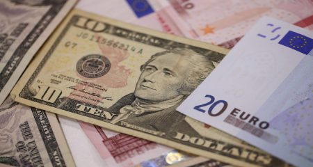 EUR/USD trades within a narrow range near the 1.22 level